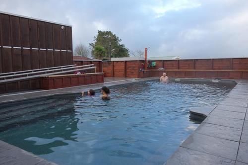 Parakai Springs Lodge Екстериор снимка