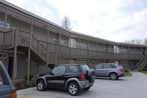 Parakai Springs Lodge Екстериор снимка